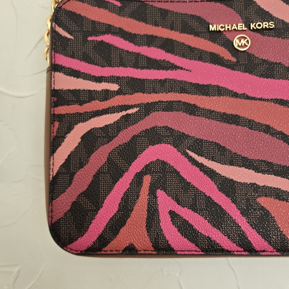 Michael Kors Pink and Brown Crossbody Bag - Picture 4 of 11